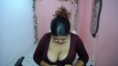 Snapshot of natalie_tits1 chatting on 19, 9, 2025 natalie_tits1 online show from 19, 9, 2025