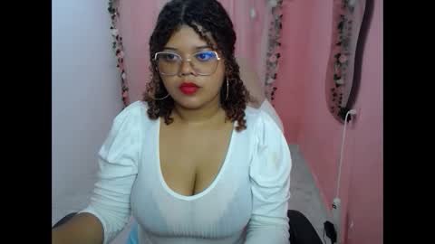 Snapshot of natalie_tits1 chatting on 4, 10, 2025 natalie_tits1 online show from 4, 10, 2025