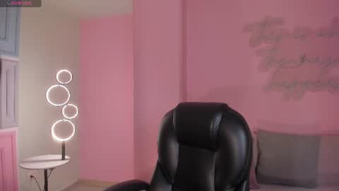Snapshot of natalielewis_ chatting on 11, 6, 2026 Natalie Lewis online show from 11, 6, 2026