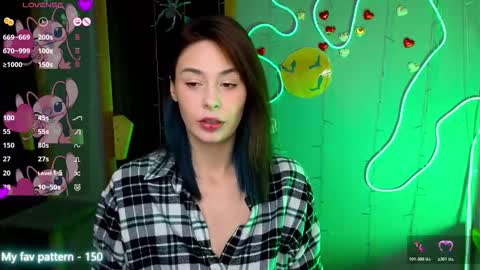 Snapshot of natalimillers chatting on 20, 10, 2025 Natali online show from 20, 10, 2025