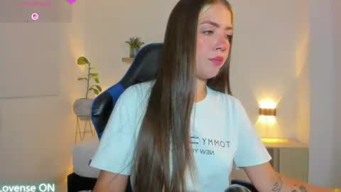 Snapshot of nataly_rodri chatting on 8, 7, 2026 Nataly online show from 8, 7, 2026