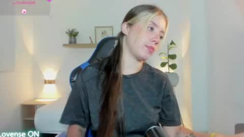 Snapshot of nataly_rodri chatting on 14, 7, 2026 Nataly online show from 14, 7, 2026