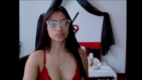 Nataly Escobar online show from 28, 2, 2025