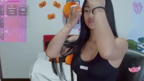 Snapshot of natalyescobar_lx chatting on 21, 10, 2025 Nataly Escobar online show from 21, 10, 2025