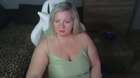 Snapshot of natascha1202 chatting on 2, 1, 2025 Natalli online show from 2, 1, 2025