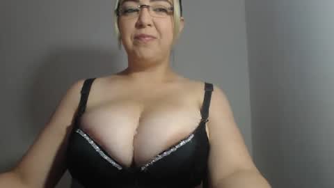 Snapshot of natasha9_ chatting on 17, 12, 2024 NATTY online show from 17, 12, 2024