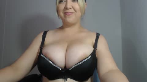 Snapshot of natasha9_ chatting on 17, 12, 2024 NATTY online show from 17, 12, 2024