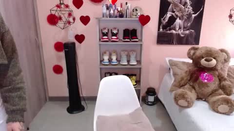 Nat online show from 5, 3, 2025