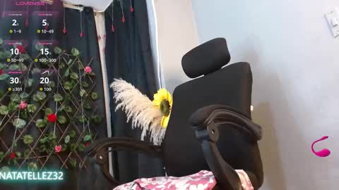 NataTellez online show from 23, 11, 2025