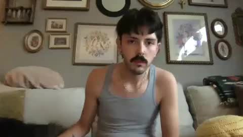 Snapshot of nateless chatting on 15, 10, 2025 Nate online show from 15, 10, 2025