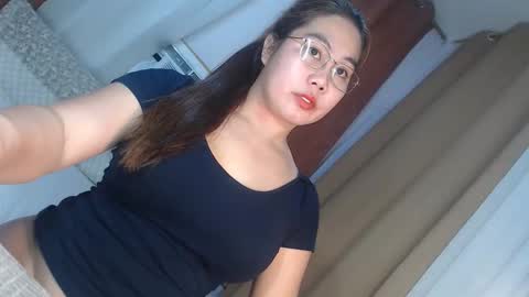 Snapshot of nathalie_hart chatting on 9, 5, 2026 Queen Marga online show from 9, 5, 2026