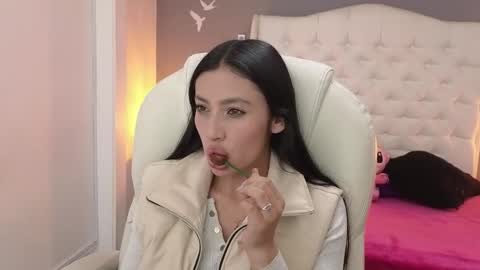 Snapshot of nathaly_blue chatting on 18, 12, 2024 nathaly_blue online show from 18, 12, 2024