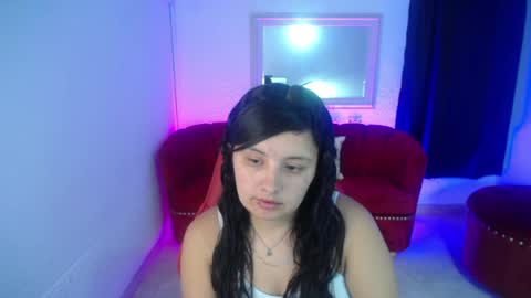 Snapshot of nathaly_low chatting on 9, 7, 2026 nathaly low online show from 9, 7, 2026