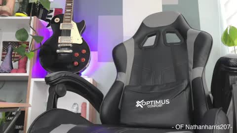 Nathan Harris online show from 8, 2, 2025