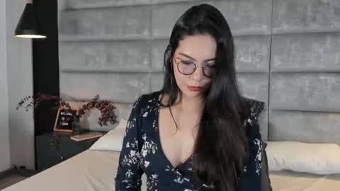 Snapshot of nattytrainor chatting on 4, 8, 2026 Natty Trainor online show from 4, 8, 2026