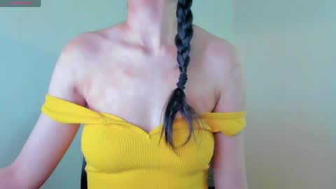 Snapshot of natural_form chatting on 9, 6, 2026 peach online show from 9, 6, 2026