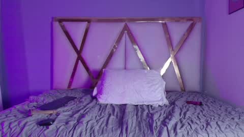 Gwen  online show from 28, 12, 2024