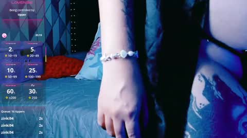 Gwen  online show from 13, 11, 2025