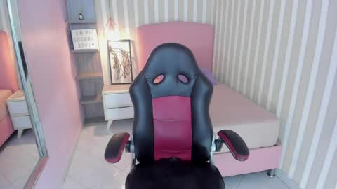 Snapshot of natybunny chatting on 13, 5, 2026 NATY online show from 13, 5, 2026