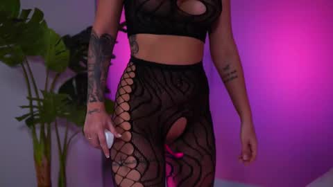 Naty online show from 12, 2, 2025