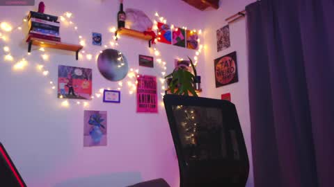 Em  please help me reach 100 thumbs up 3 online show from 4, 1, 2025