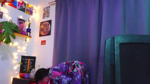 Em  please help me reach 100 thumbs up 3 online show from 21, 1, 2025