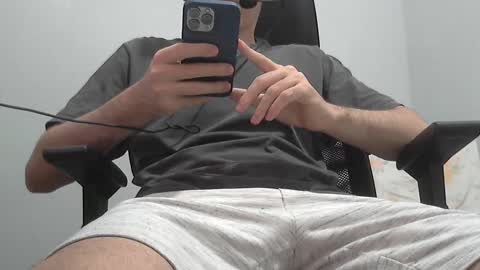 Snapshot of naughty_enzo chatting on 10, 3, 2025 Enzo online show from 10, 3, 2025