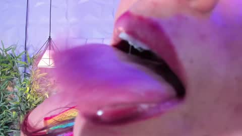 Snapshot of naughty_flower18 chatting on 3, 12, 2024 Flor online show from 3, 12, 2024