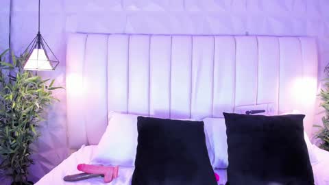 Snapshot of naughty_flower18 chatting on 23, 1, 2025 Flor online show from 23, 1, 2025