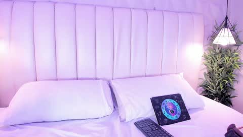 Snapshot of naughty_flower18 chatting on 9, 2, 2025 Flor online show from 9, 2, 2025