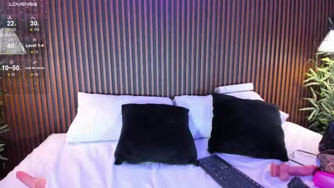 Snapshot of naughty_flower18 chatting on 6, 3, 2025 Flor online show from 6, 3, 2025