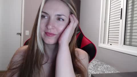 Snapshot of naughty_popa chatting on 5, 1, 2025 Ann online show from 5, 1, 2025