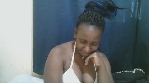 Snapshot of naughty_slender2 chatting on 13, 10, 2025 jn online show from 13, 10, 2025