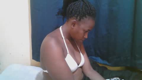 Snapshot of naughty_slender2 chatting on 14, 10, 2025 jn online show from 14, 10, 2025