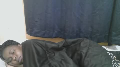 Snapshot of naughty_slender2 chatting on 17, 10, 2025 jn online show from 17, 10, 2025