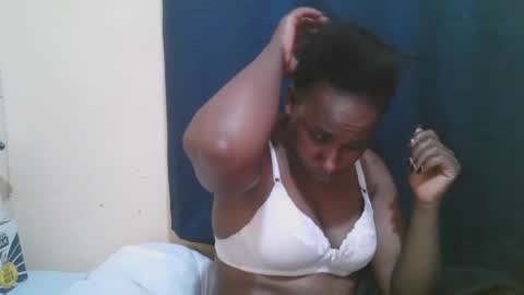 Snapshot of naughty_slender2 chatting on 25, 10, 2025 jn online show from 25, 10, 2025