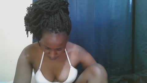 Snapshot of naughty_slender2 chatting on 20, 11, 2025 jn online show from 20, 11, 2025