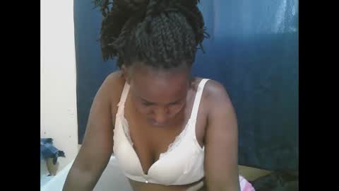 Snapshot of naughty_slender2 chatting on 23, 11, 2025 jn online show from 23, 11, 2025