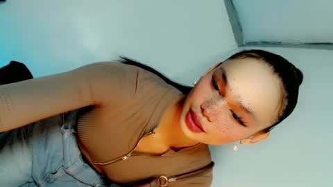 Snapshot of naughtybella_ chatting on 8, 1, 2025 bella online show from 8, 1, 2025