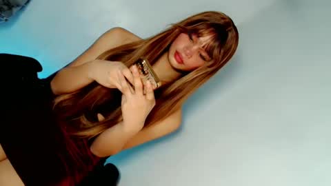 Snapshot of naughtybella_ chatting on 15, 1, 2025 bella online show from 15, 1, 2025