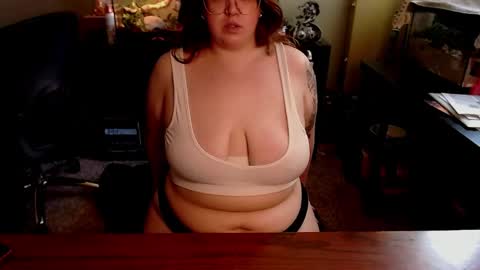 Snapshot of naughtygoddessk chatting on 14, 5, 2026 Naughty Goddess online show from 14, 5, 2026