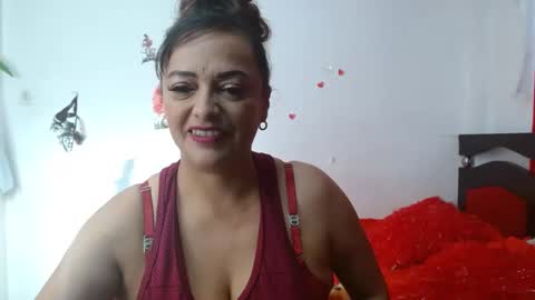 Snapshot of naughtygoddesss chatting on 19, 10, 2025 naughtygoddesss online show from 19, 10, 2025