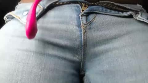 Snapshot of naughtyhotsquirt chatting on 10, 3, 2025 Kimberly online show from 10, 3, 2025