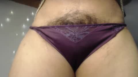 Snapshot of naughtyhotsquirt chatting on 6, 10, 2025 Kimberly online show from 6, 10, 2025