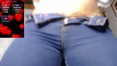 Snapshot of naughtyhotsquirt chatting on 18, 10, 2025 Kimberly online show from 18, 10, 2025