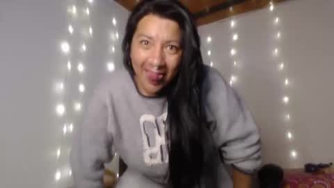 Snapshot of naughtyhotsquirt chatting on 14, 11, 2025 Kimberly online show from 14, 11, 2025