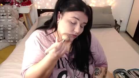 Snapshot of naughtykiss22 chatting on 18, 12, 2024 Chris online show from 18, 12, 2024
