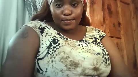 Snapshot of naughtylisah chatting on 18, 11, 2025 naughtylisah online show from 18, 11, 2025