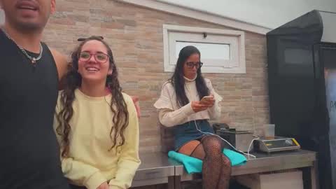 ANDREA STEPH  MIKE online show from 15, 10, 2025