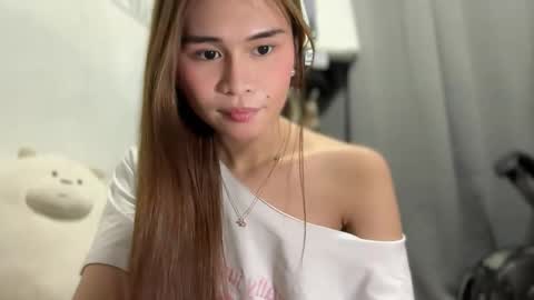 your girlfriend mira online show from 27, 3, 2026